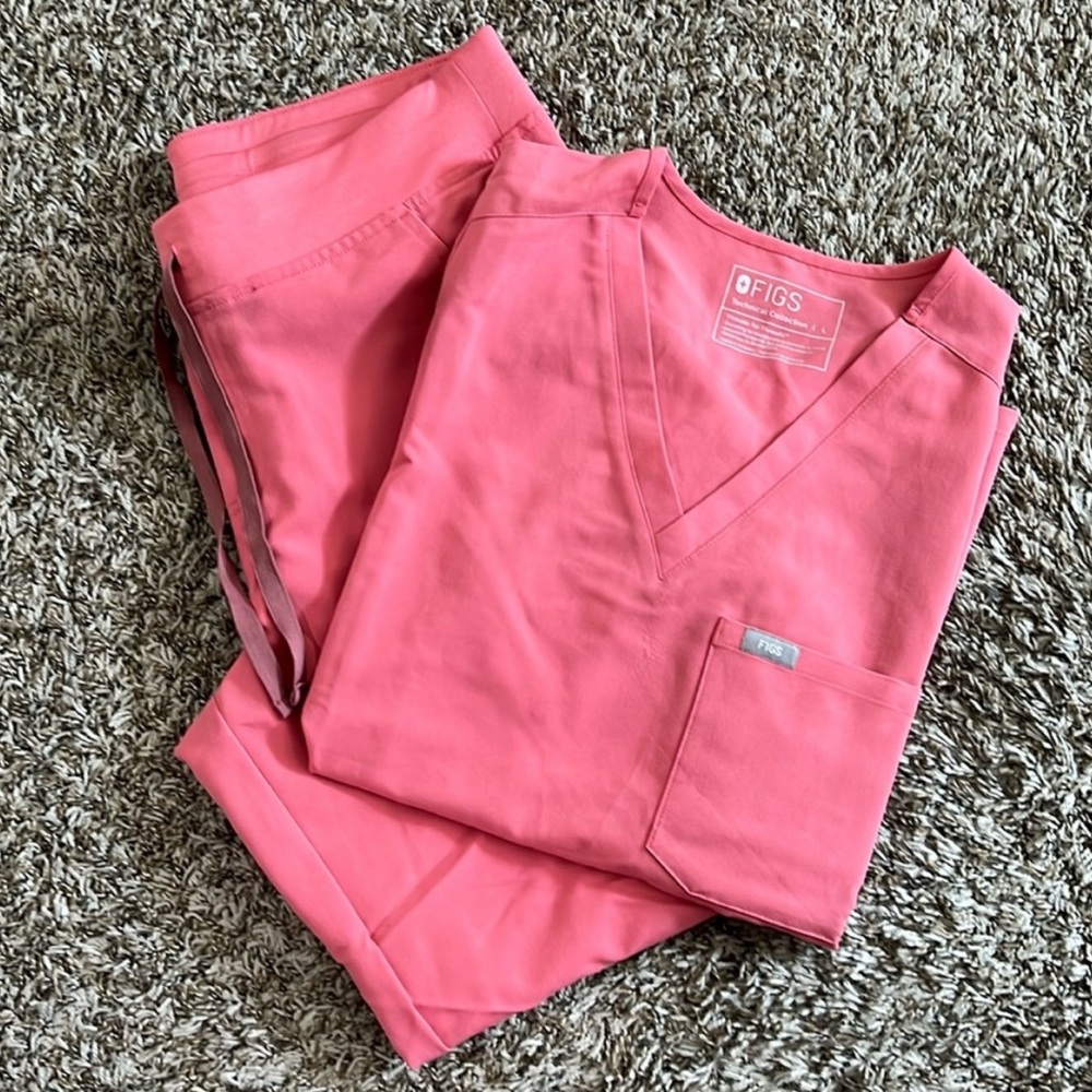 Figs Pink Scrub Set